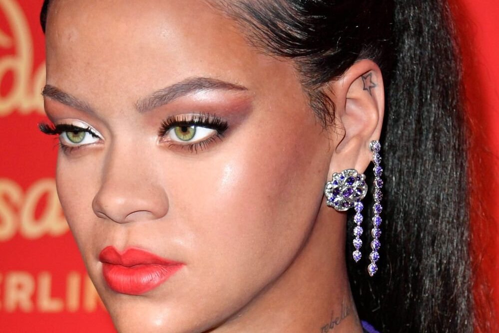 Priscilla Ono make up make up artist Rihanna make up look nails 4 you nail nails nails 4 you blog manicure pedicure summer greece φυσική βάση foundation video