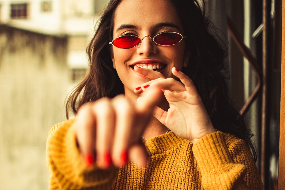 ugly sweater fashion style clothes sales winter autumn outfit nails 4 you nails 4 you blog evgenikos group manicure pedicure nails gel acrygel νύχια ελλάδα πουλόβερ μπλούζα μόδα εκπτώσεις αγορές στιλ