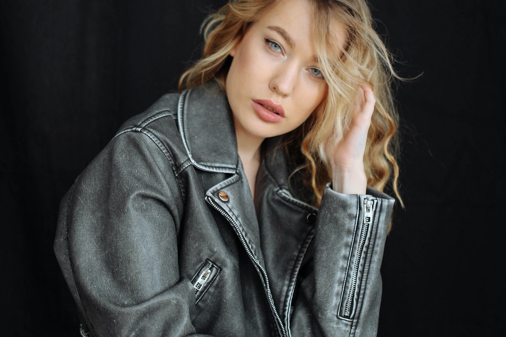 biker jacket fashion style autumn nails 4 you blog manicure pedicure short biker cargo blue jean maxi midi mini skirt ebgenikos group φούστα παντελόνι τζιν pencil δερμάτινο μπουφάν μόδα στυλ 10 outfits