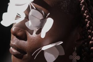 butterfly eyeliner make up trends festive σεζόν christmas Χριστούγεννα μακιγιάζ πεταλουδένια μάτια Euphoria nails 4 you blog manicure pedicure evgenikos group