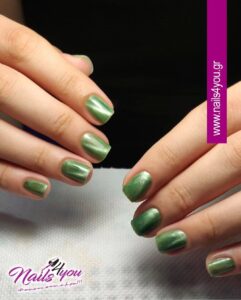 olive green μαγνήτης πράσινο νύχια νύχι γαλλικό Glitter nails 4 you blog manicure pedicure french latte evgenikos group περιποίηση άκρων Ιανουάριος